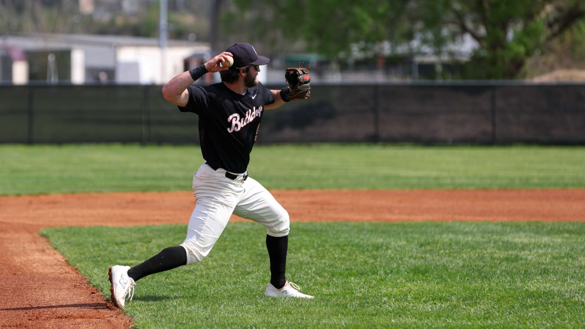 Bulldogs fall in AAC series at Montreat