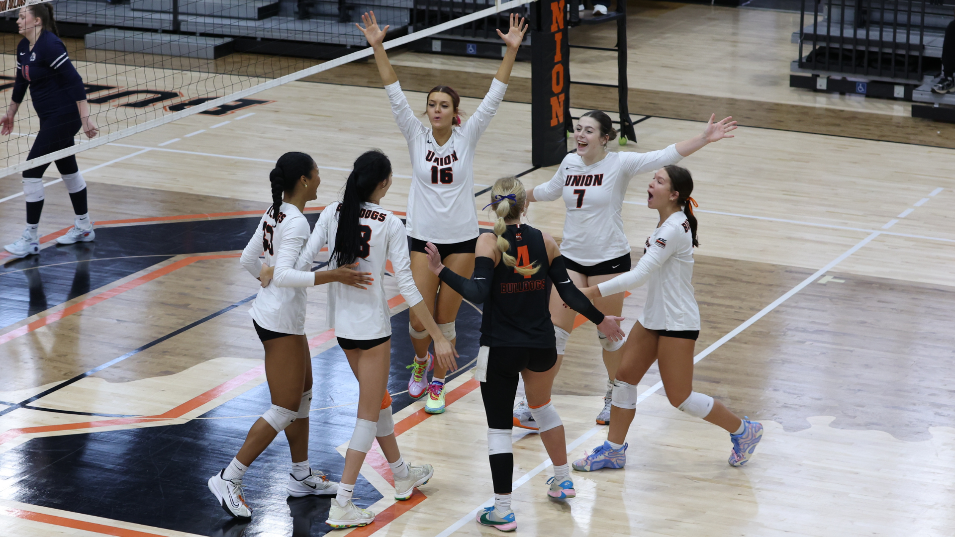 Union Volleyball Closes Out Regular Season with Sweep of Bluefield